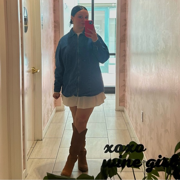 Meet your Posher, Leah - Picture 2 of 12